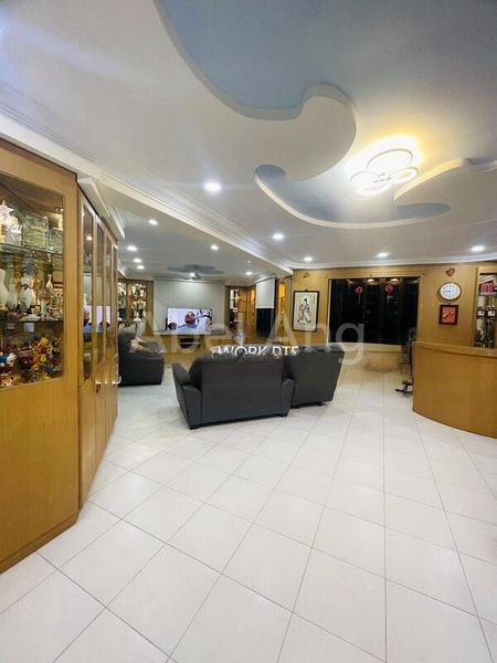 Executive HDB for Sale in  692 Jurong West Central 1 - Image 2